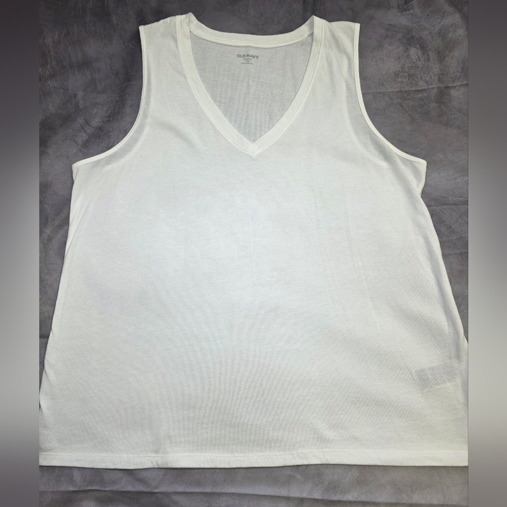 Old Navy Sleeveless VNeck Everywhere Tank Top Shirt- Large Tall Calla Lily White